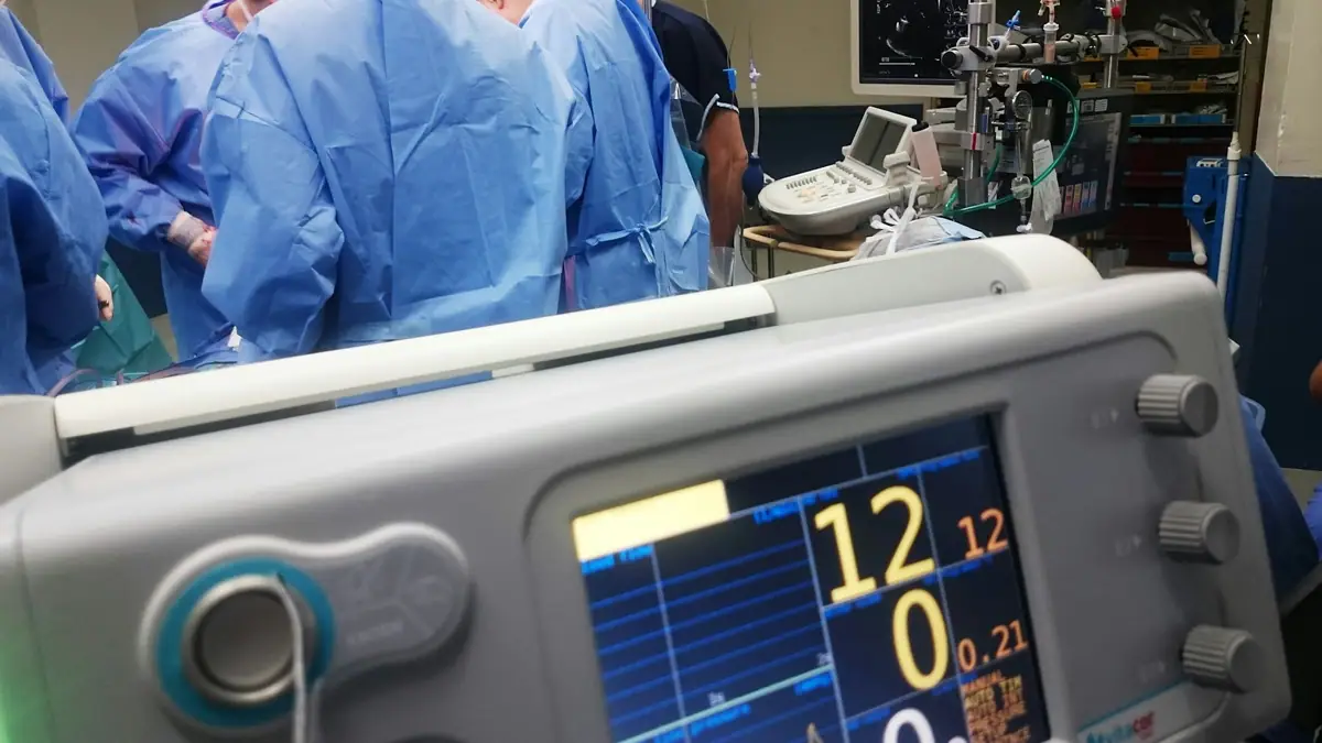 Medical monitoring device in an operating room