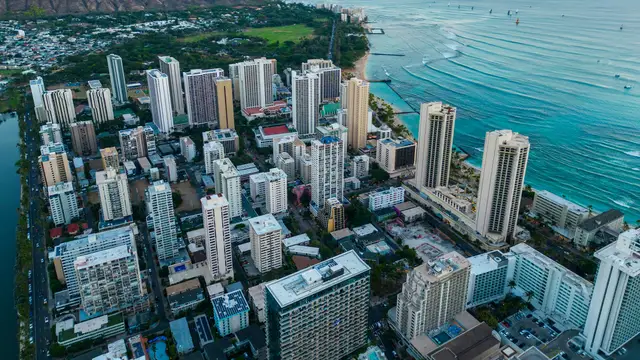 Waikiki and Diamond Head in Honolulu from above