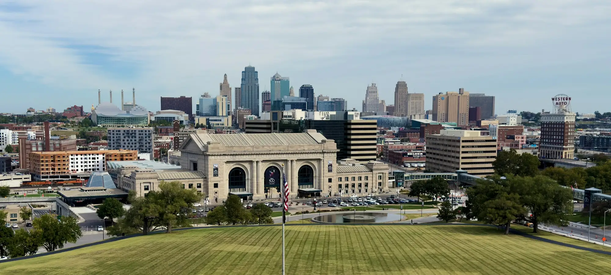 Kansas City skyline behind Union Station